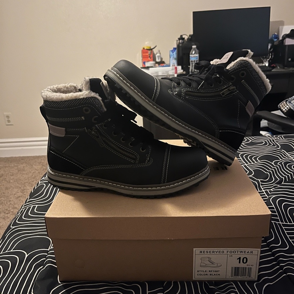 Reserved Black Men's Boots with Gray Accents